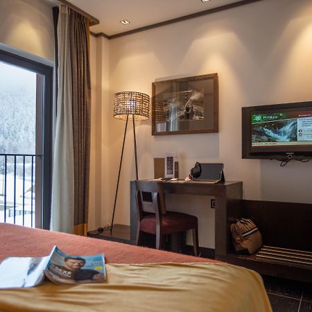 Hotel Mim Baqueira Luxury & Spa บาเกย์รา-เบเรต ภายนอก รูปภาพ