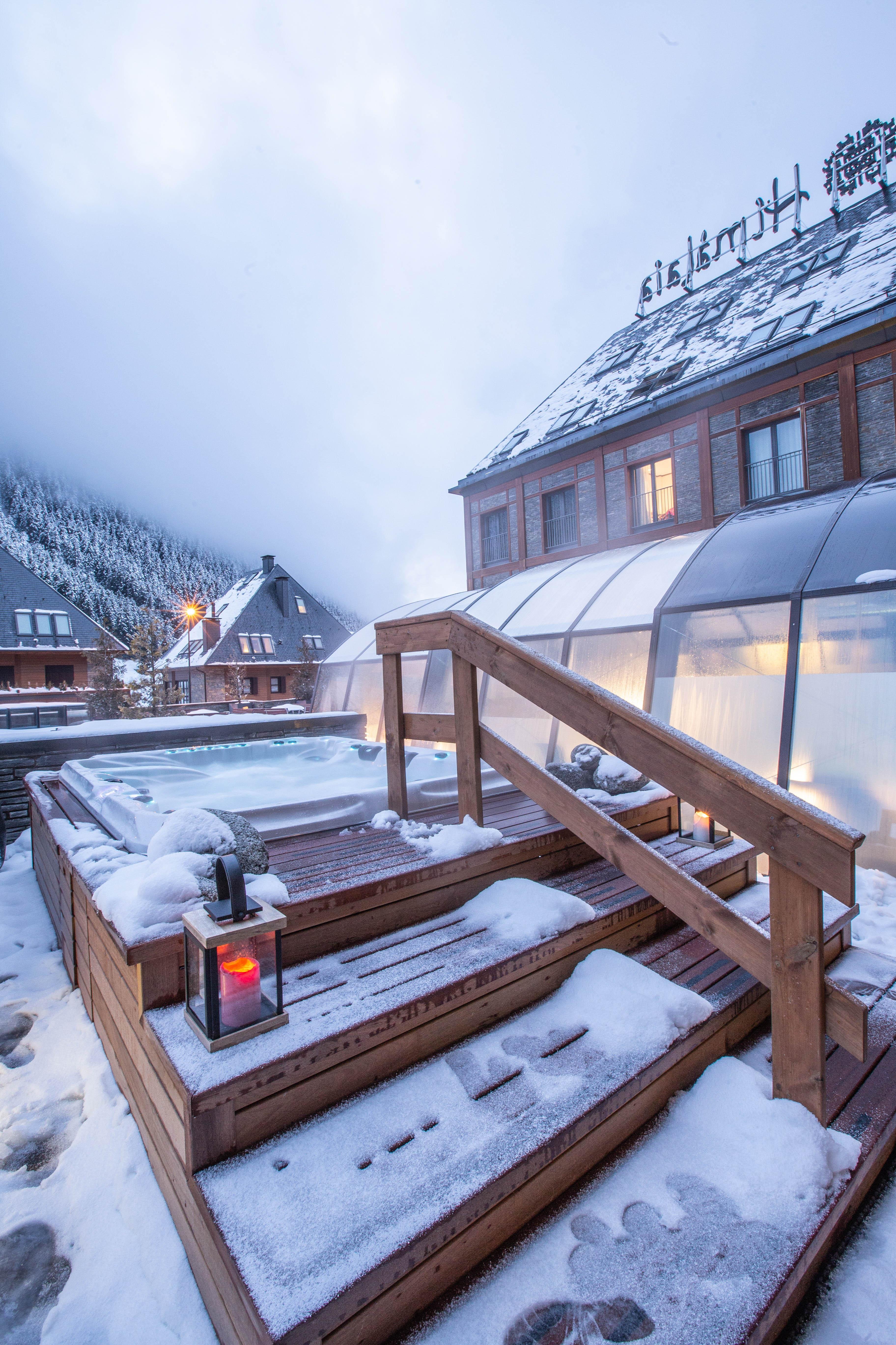 Hotel Mim Baqueira Luxury & Spa บาเกย์รา-เบเรต ภายนอก รูปภาพ