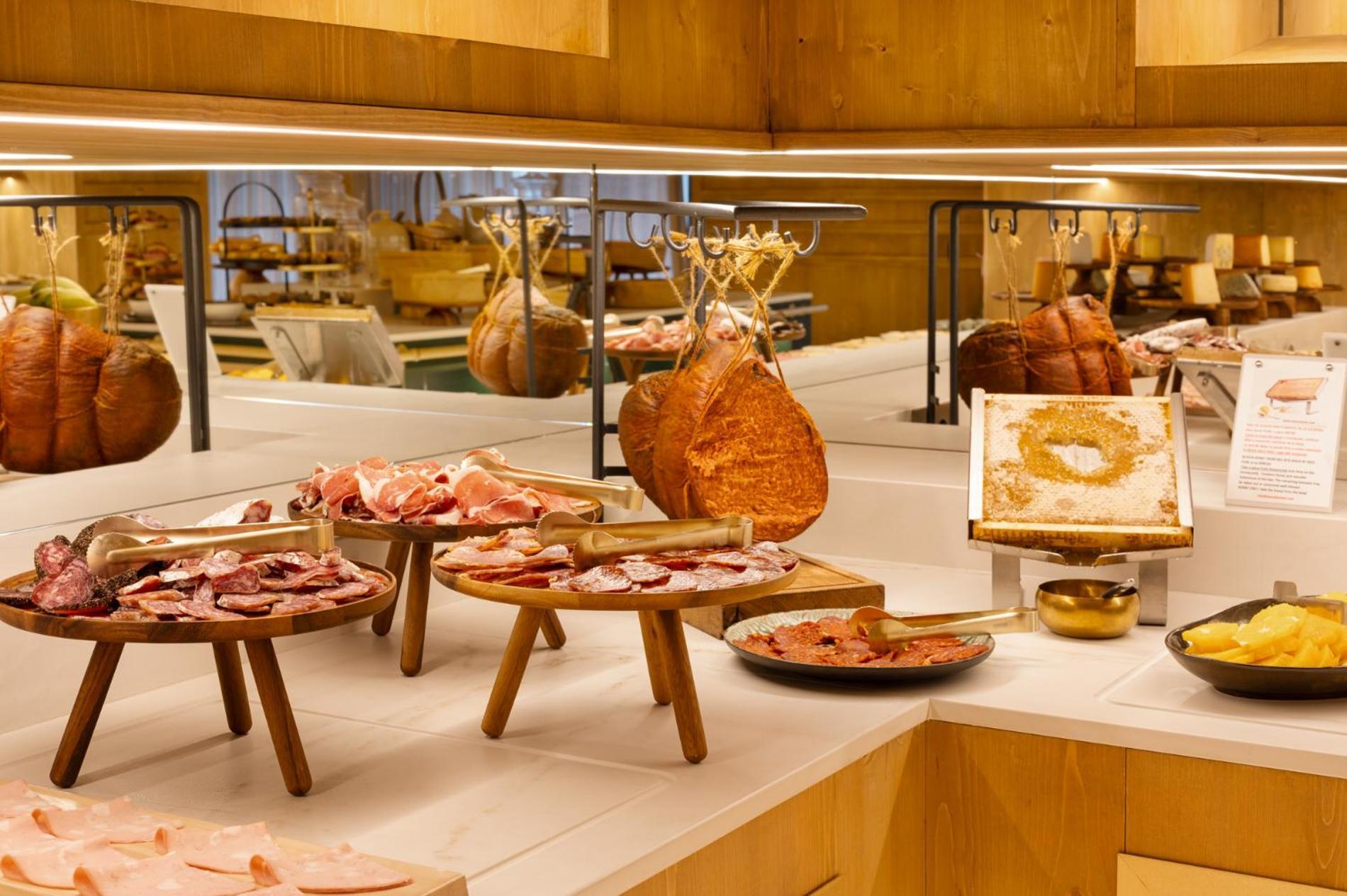 Hotel Mim Baqueira Luxury & Spa บาเกย์รา-เบเรต ภายนอก รูปภาพ